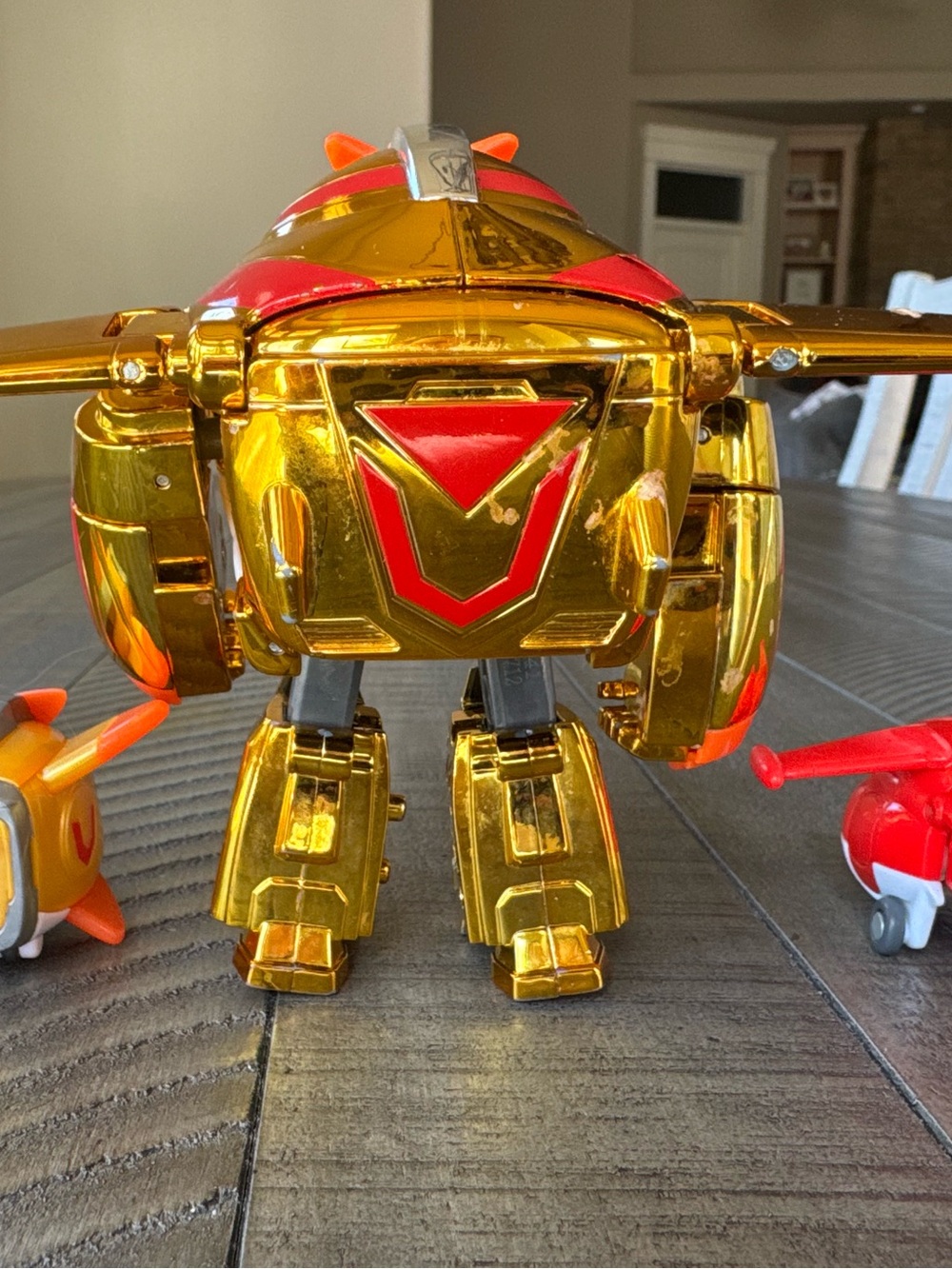 Super Wings 5" Transforming Golden Boy - Airplane Toys Vehicle Action Figure - Picture 4 of 14